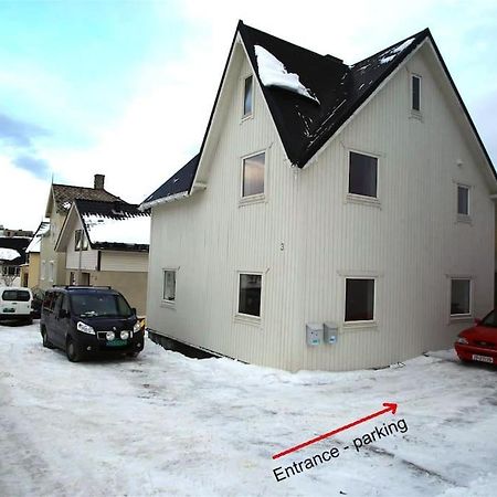 Sentral Leilighet Med 3 Soverom Harstad Exteriör bild