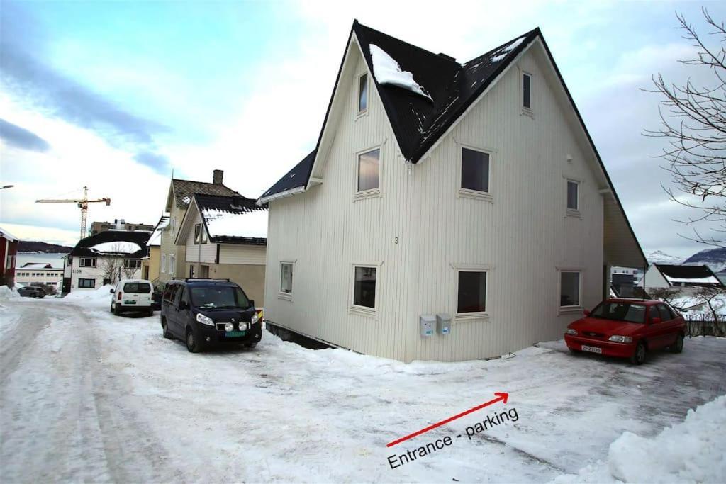 Sentral Leilighet Med 3 Soverom Harstad Exteriör bild